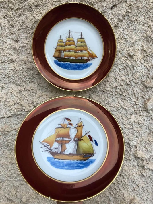 Coppia di piatti “galeone” in porcellana vintage dipinti a mano da G. Cerchiai