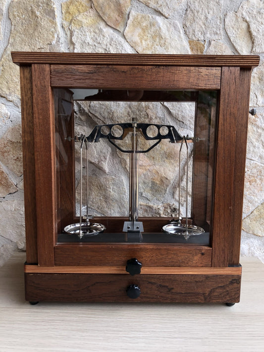 Bilancia Vintage In Teca Di Legno