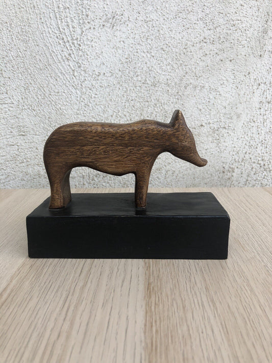Scultura Vintage Tapiro In Legno