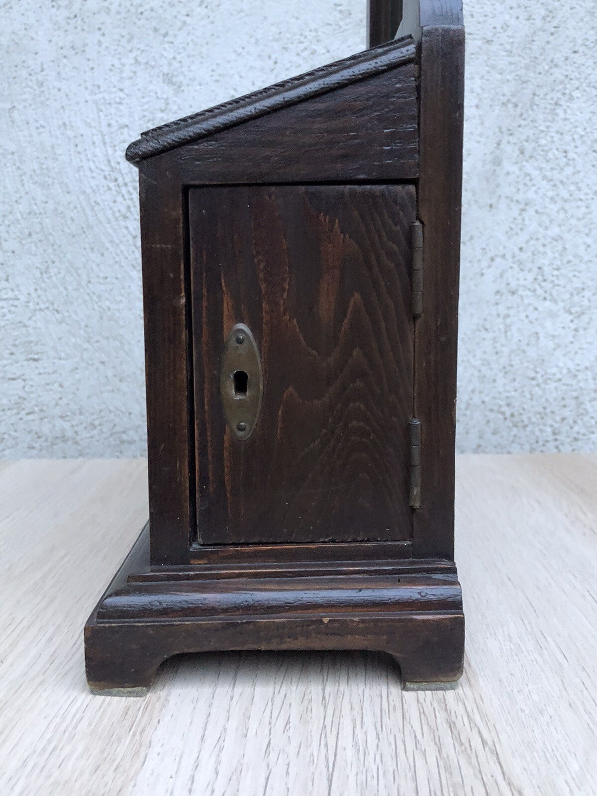 Specchiera in legno vintage con dipinto su cartoncino