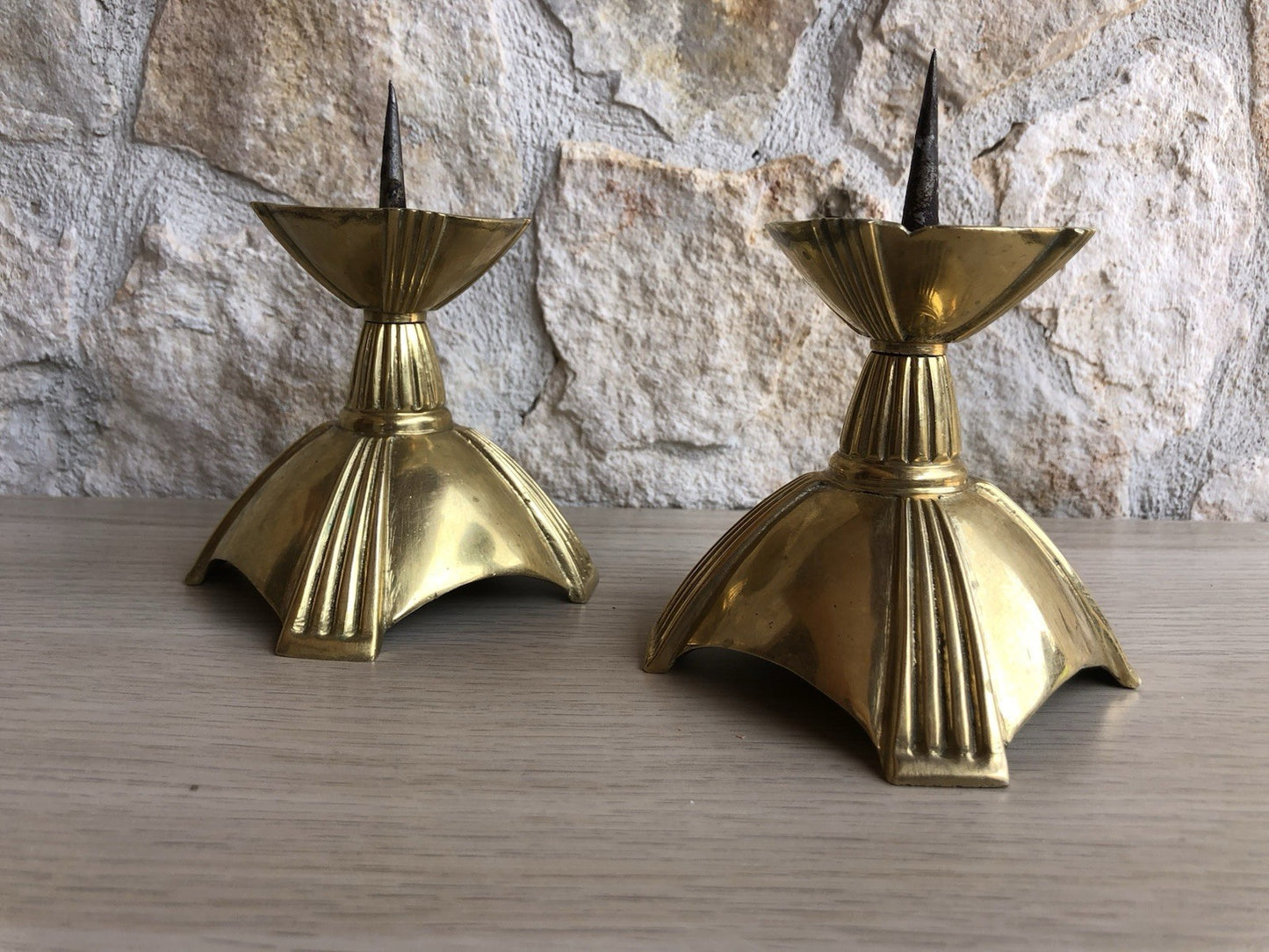Coppia Di Candelabri Portacandele Vintage In Ottone