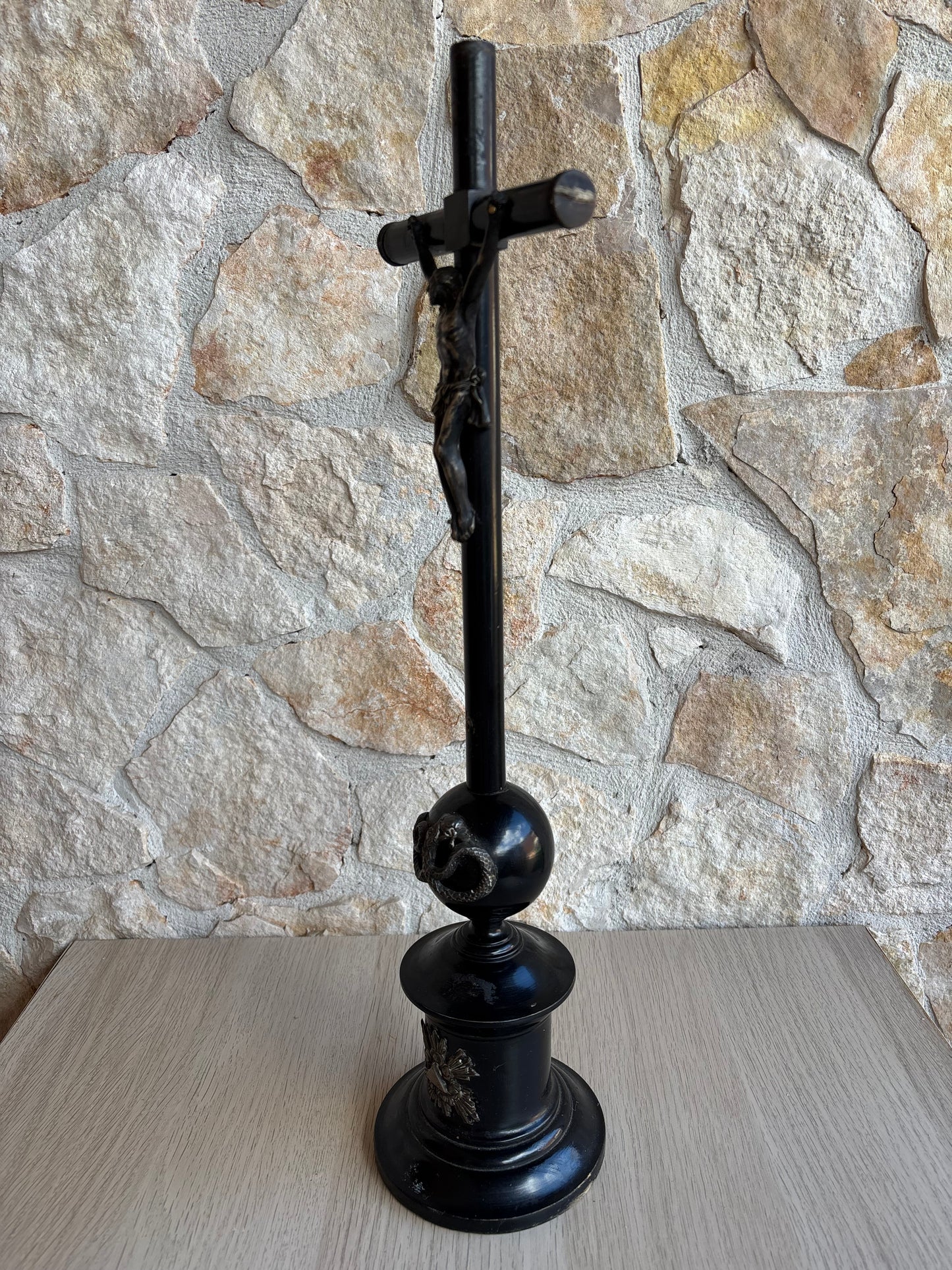 Crocifisso antico in legno