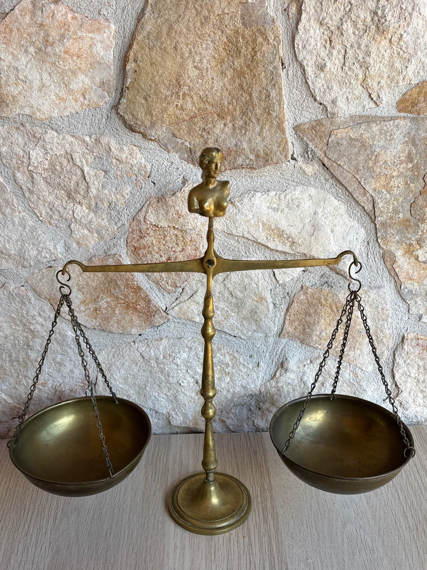 Bilancia vintage in ottone