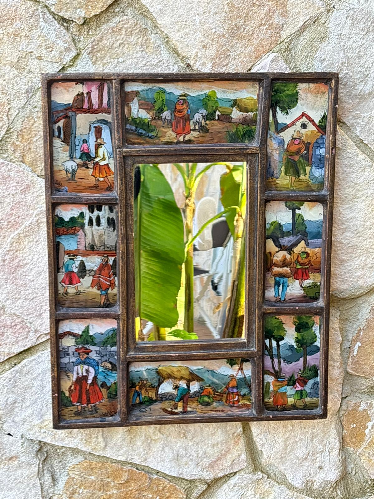 Specchio Vintage Peruviano, con particolari vetri dipinti