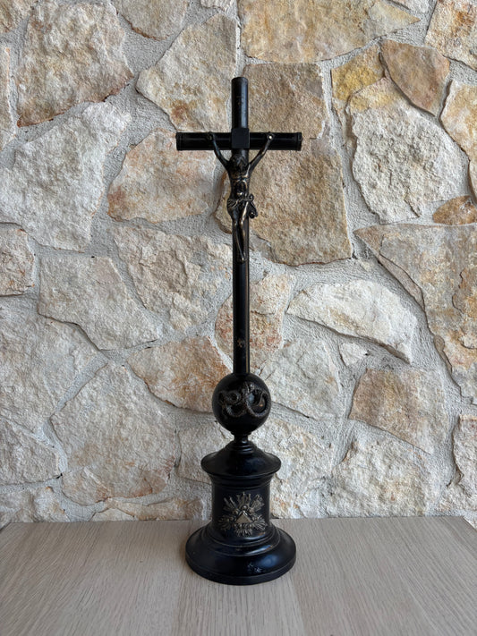 Crocifisso antico in legno