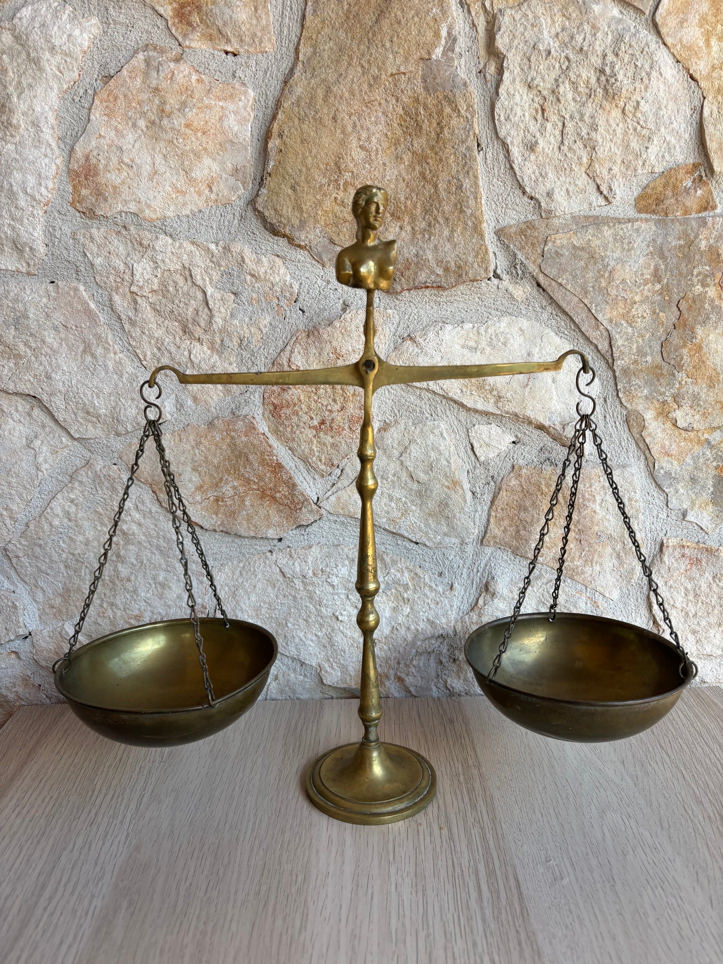 Bilancia vintage in ottone