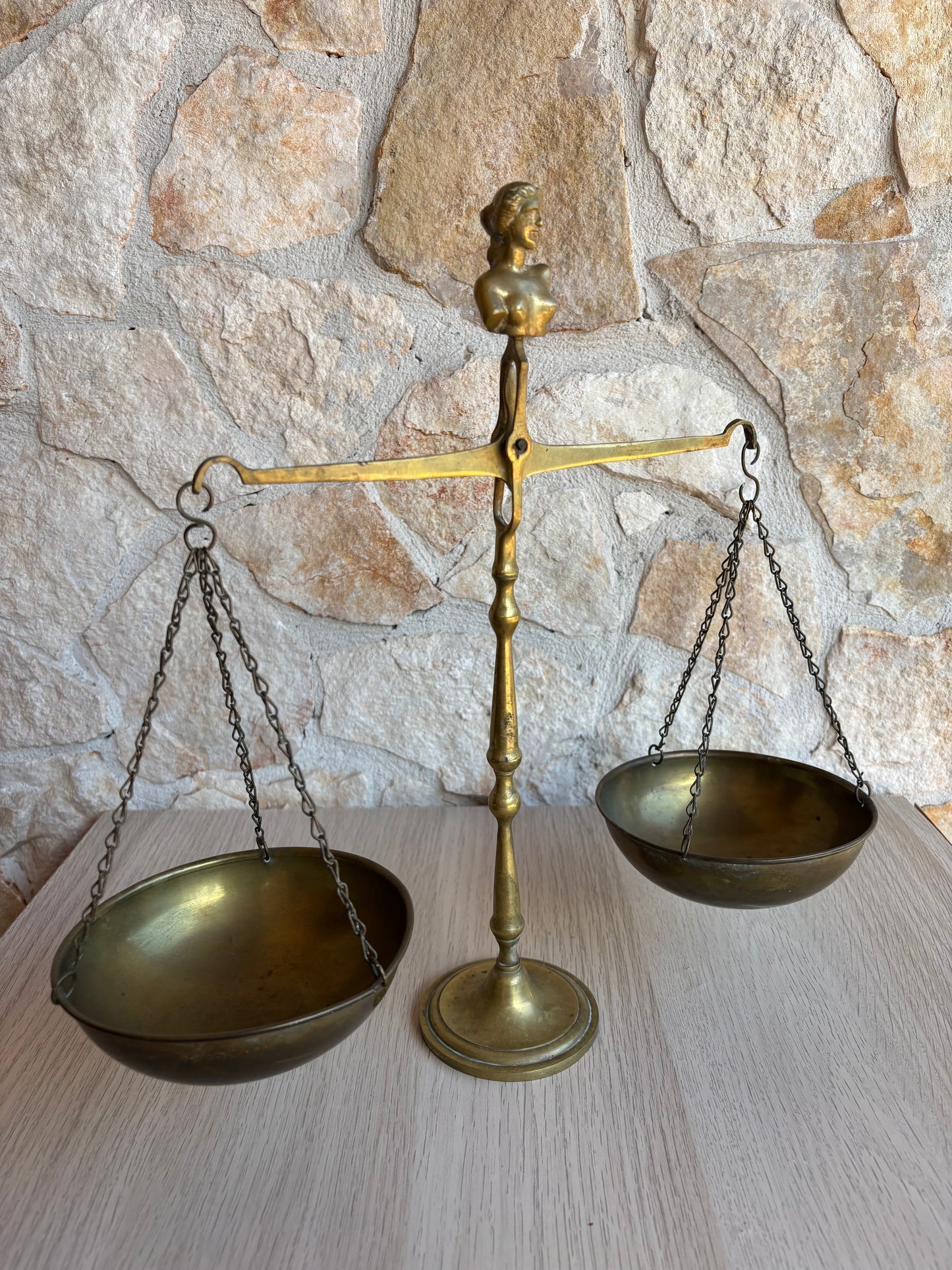 Bilancia vintage in ottone