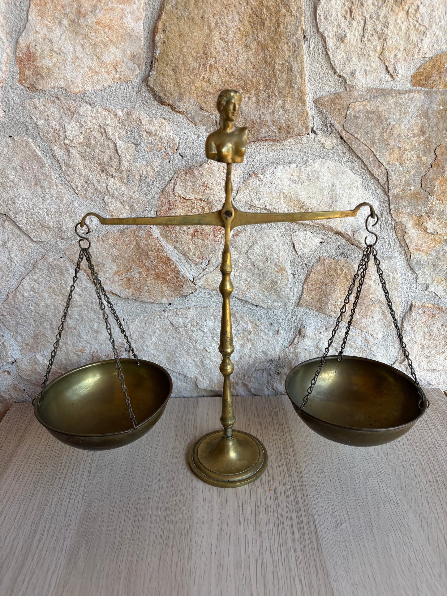 Bilancia vintage in ottone