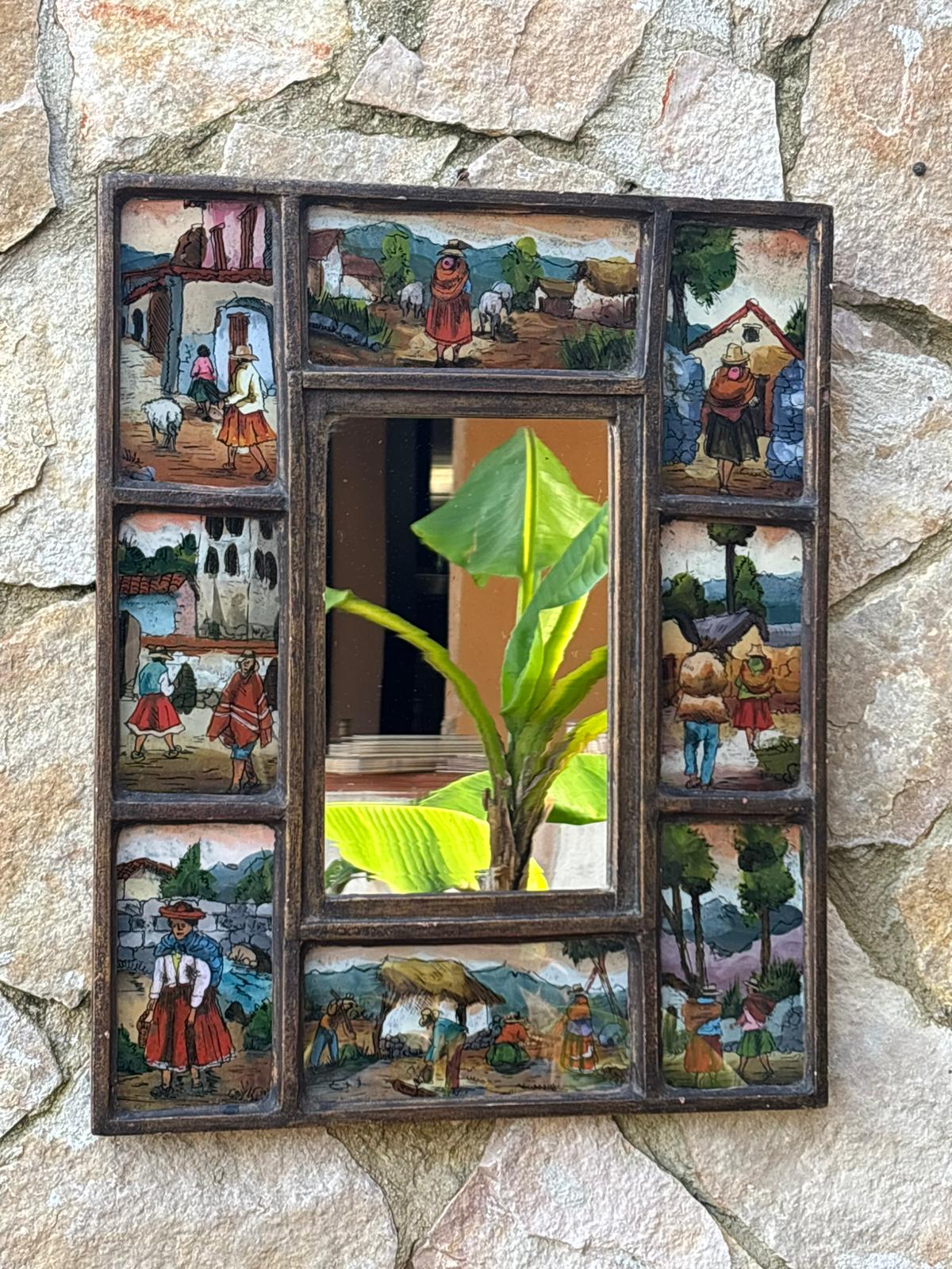 Specchio Vintage Peruviano, con particolari vetri dipinti
