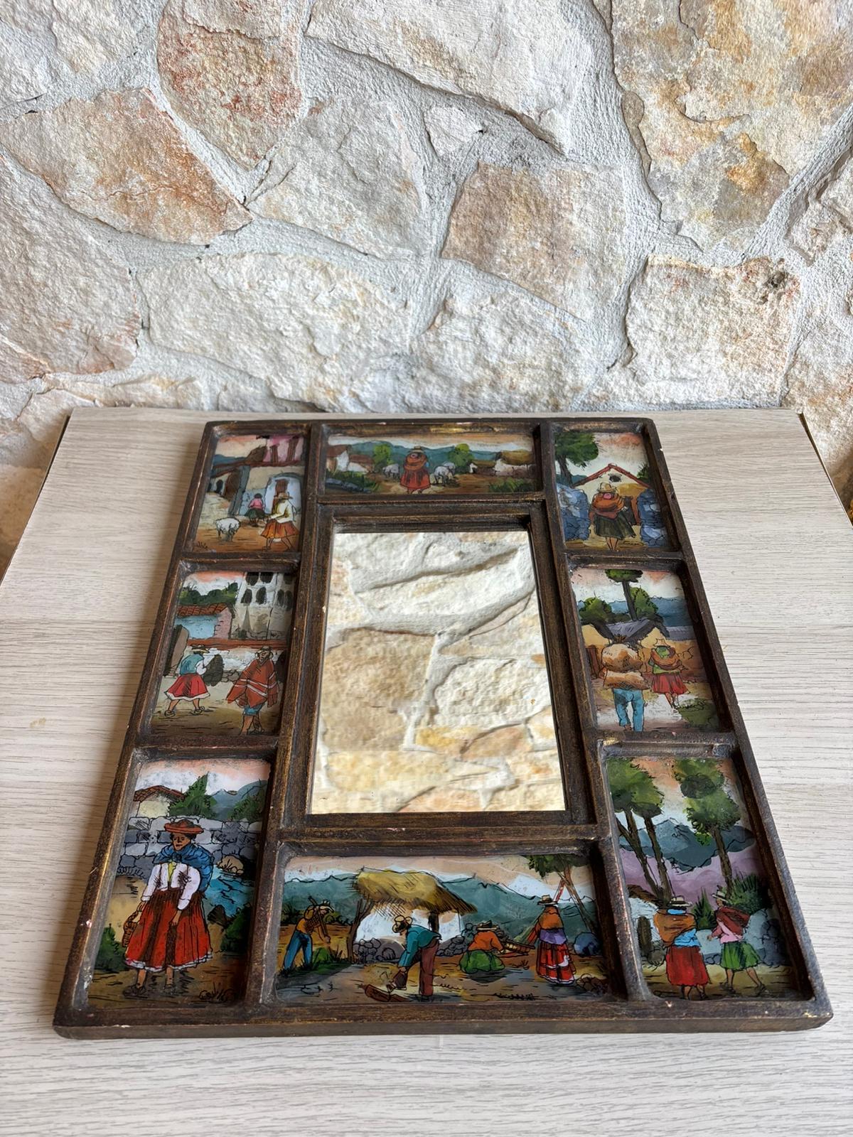 Specchio Vintage Peruviano, con particolari vetri dipinti