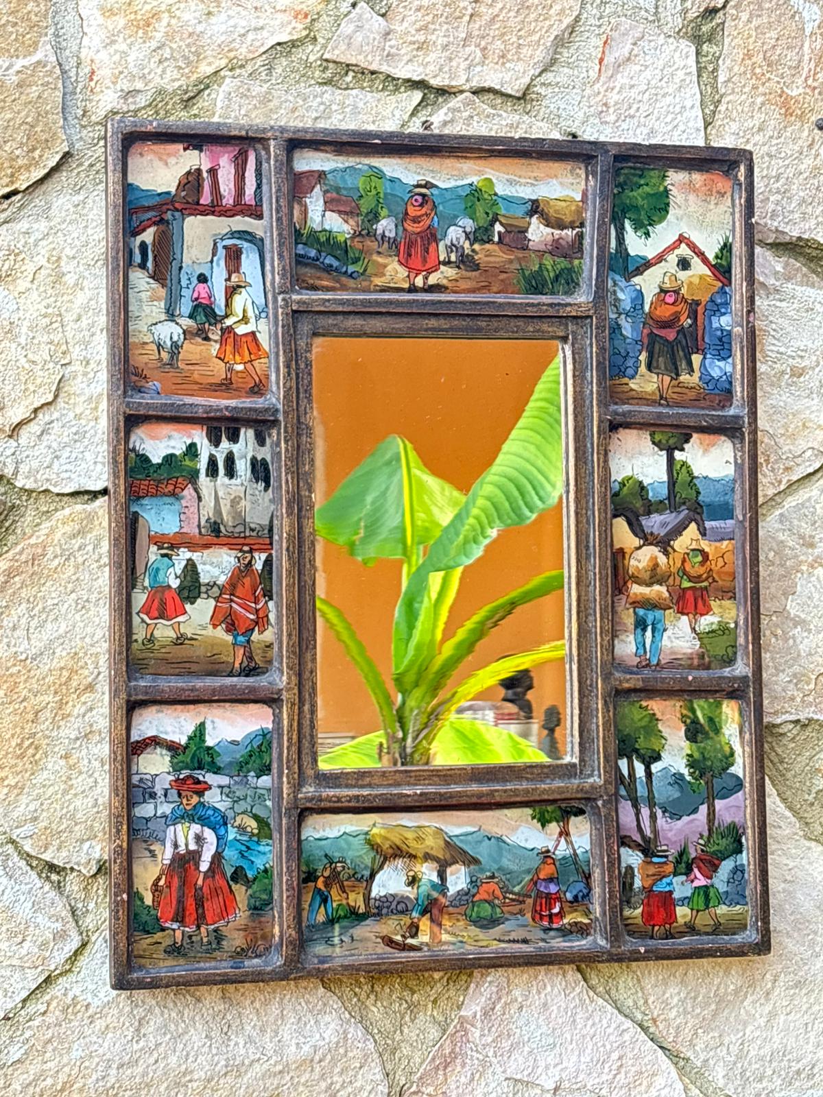 Specchio Vintage Peruviano, con particolari vetri dipinti