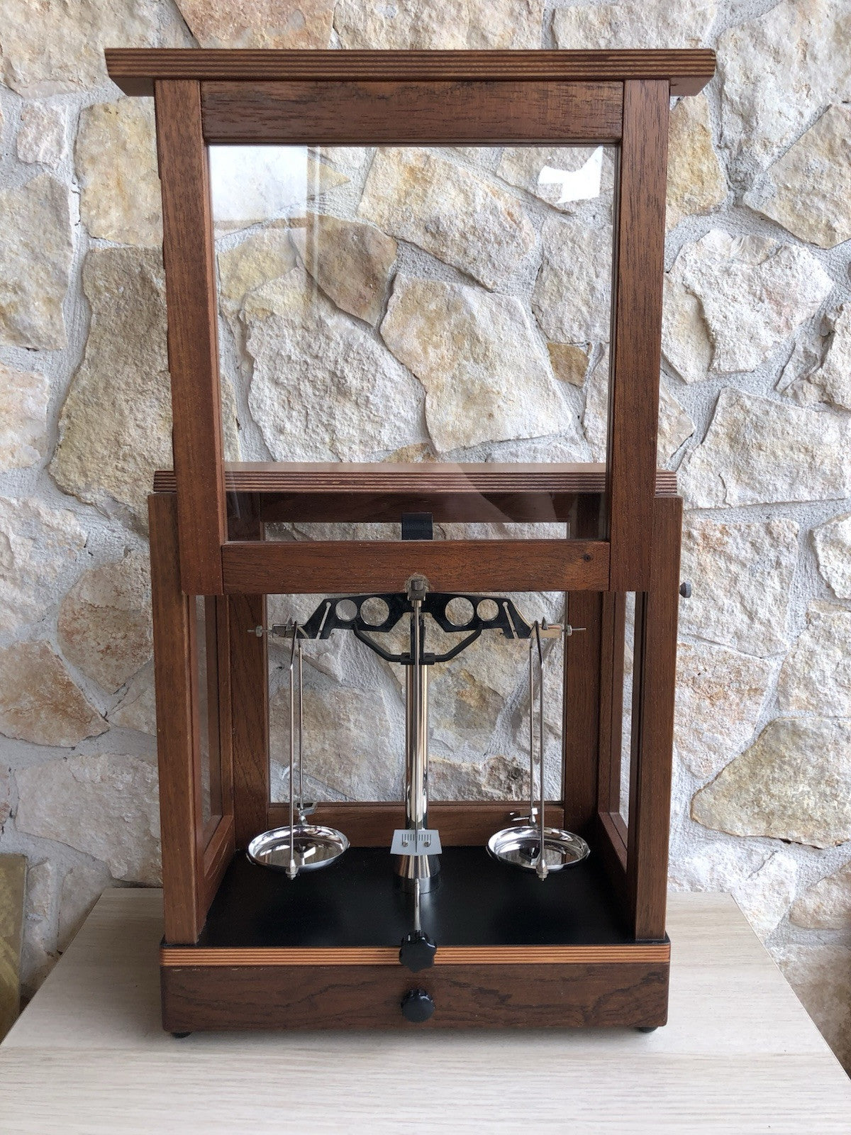 Bilancia Vintage In Teca Di Legno