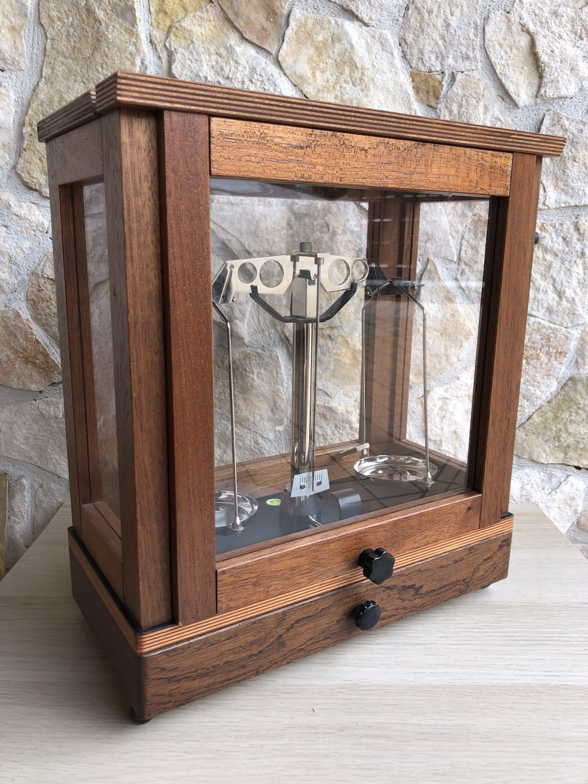 Bilancia Vintage In Teca Di Legno