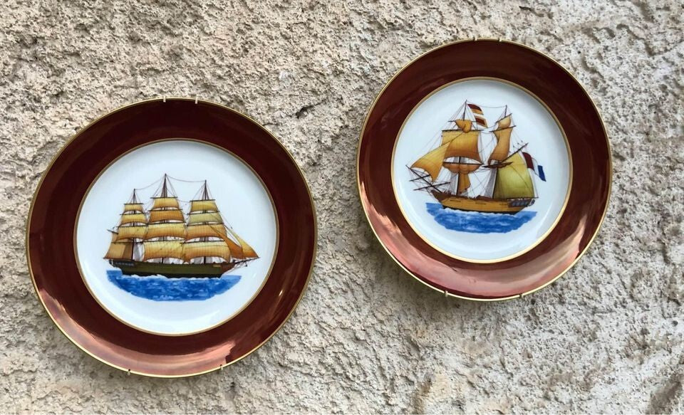 Coppia di piatti “galeone” in porcellana vintage dipinti a mano da G. Cerchiai