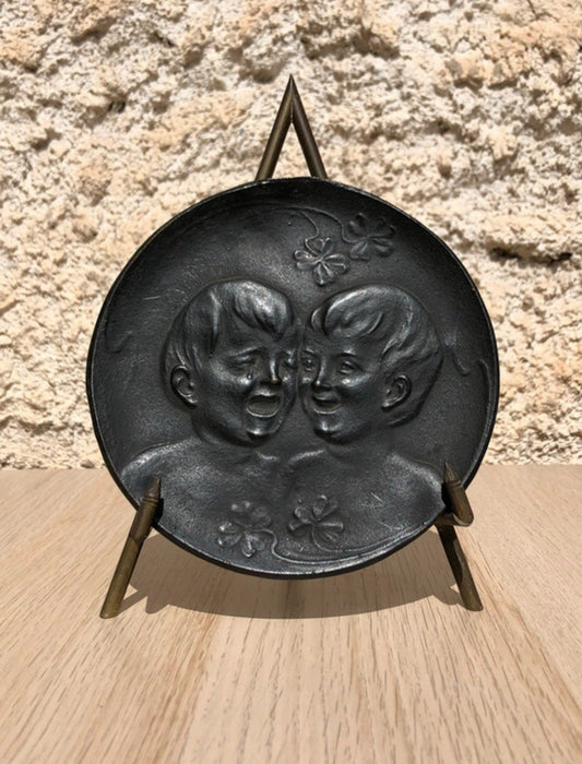Piatto scultura vintage Bimbo Che Ride E Piange In Bronzo