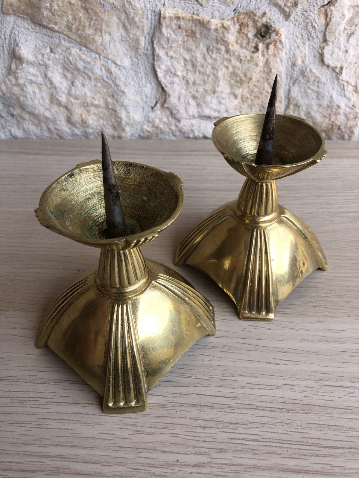 Coppia Di Candelabri Portacandele Vintage In Ottone