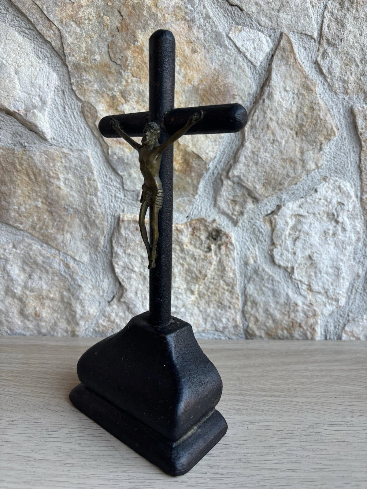 Crocifisso in legno vintage