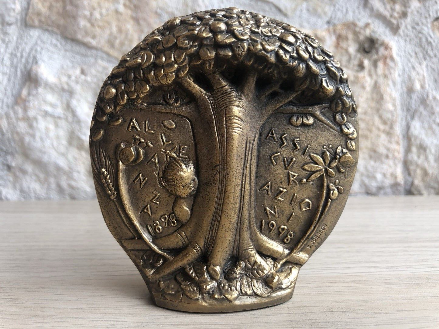 Scultura centenario Alleanza Assicurazioni 1998- Grilli/S.Johnson