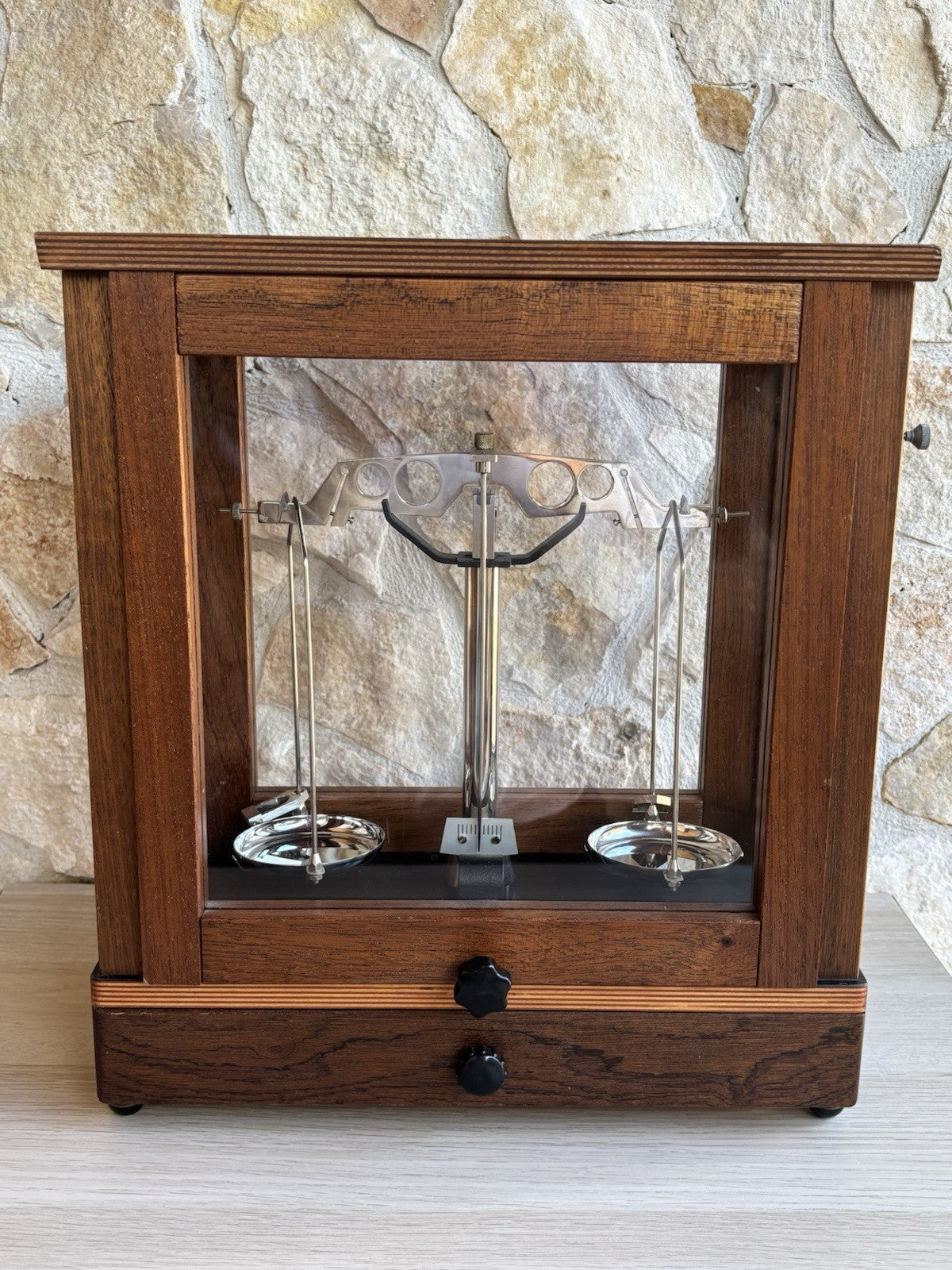 Bilancia Vintage In Teca Di Legno