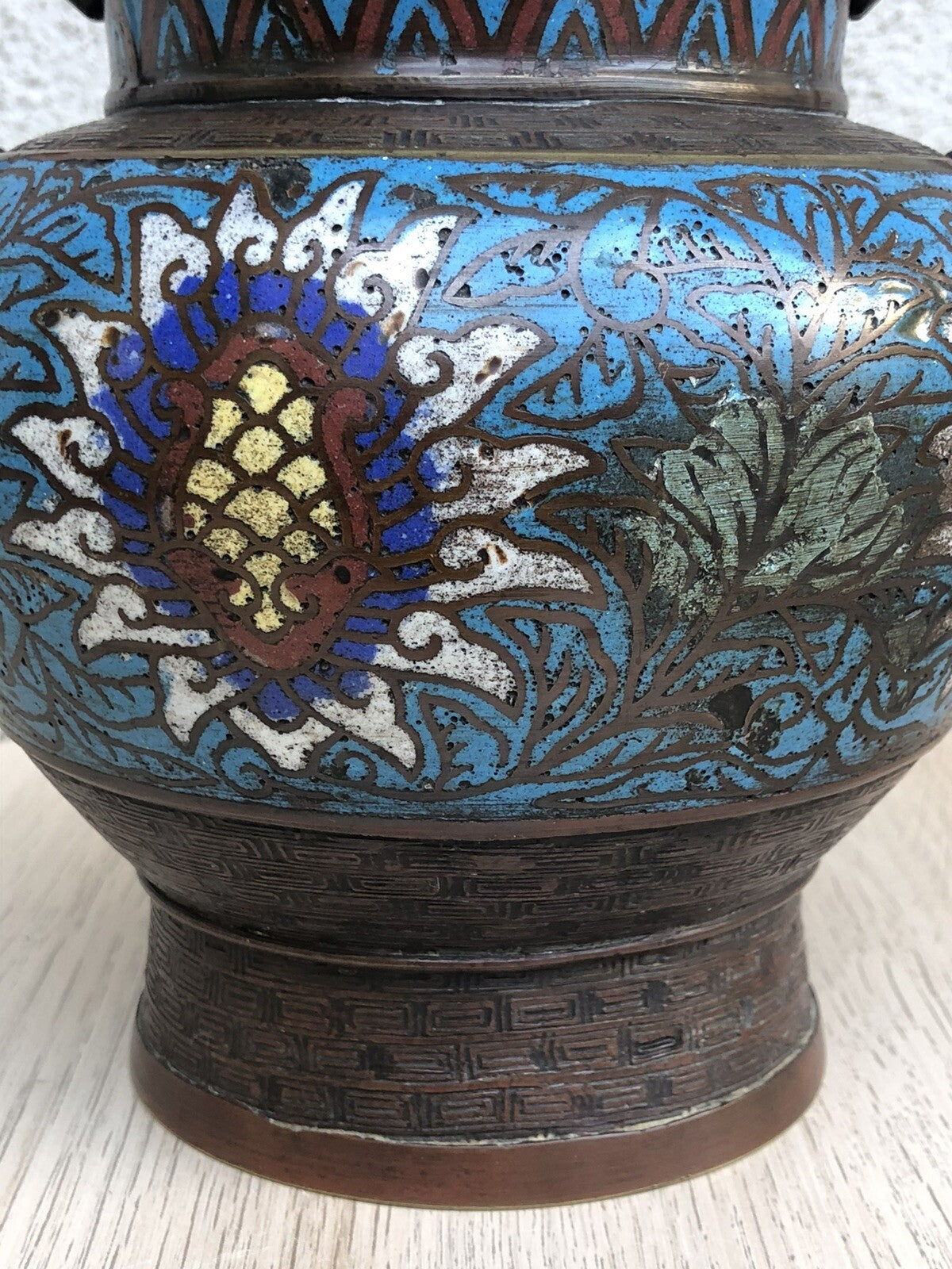 Vaso Vintage Cinese In Bronzo E Cloisonné