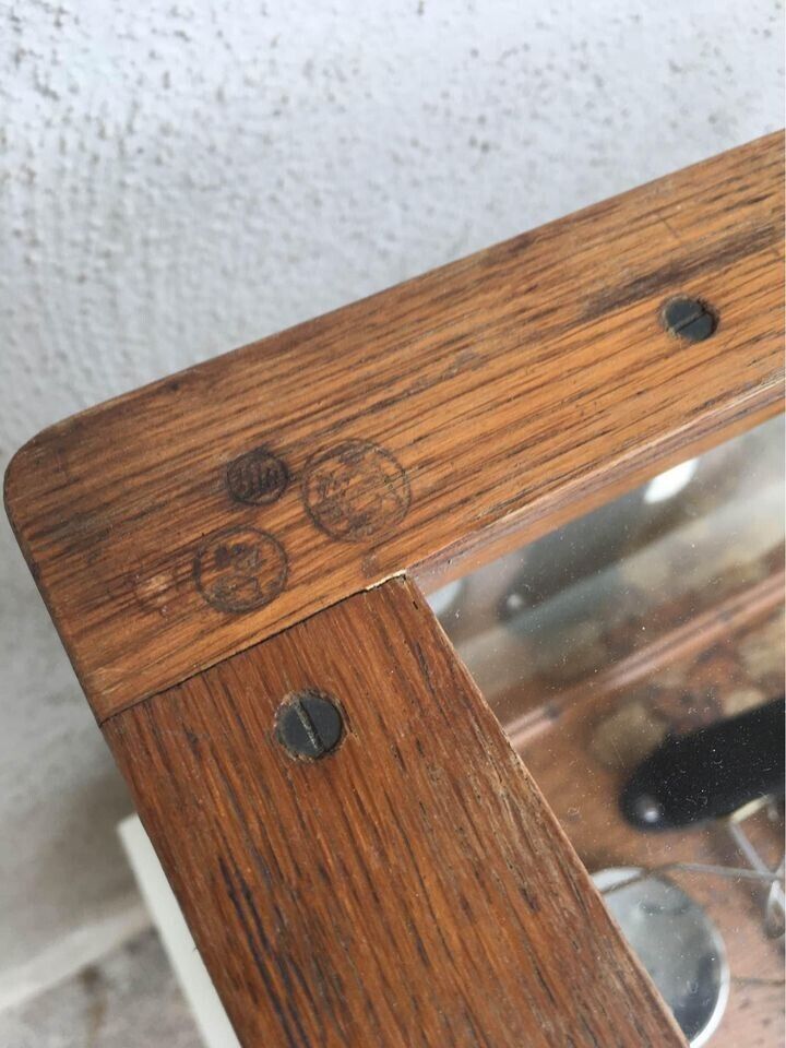 Antica bilancia da farmacia in teca- vetrinetta di legno (con timbri)