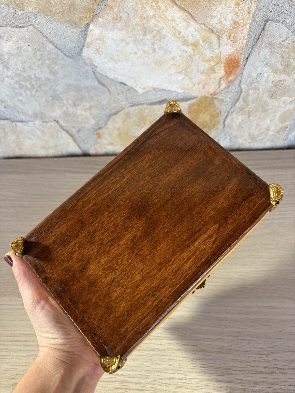 Scatola Portagioie Vintage In Legno E Ottone Con Miniatura Dipinta