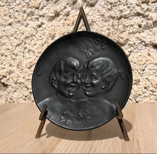 Piatto scultura vintage Bimbo Che Ride E Piange In Bronzo