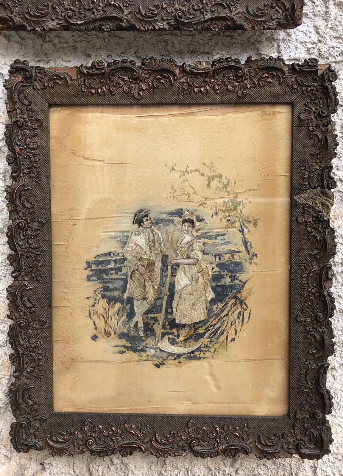 Coppia di quadri antichi ricamati e dipinti su raso in seta e cotone- tec. mista