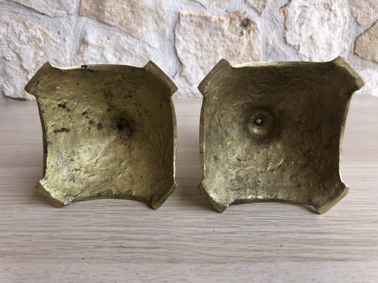 Coppia Di Candelabri Portacandele Vintage In Ottone