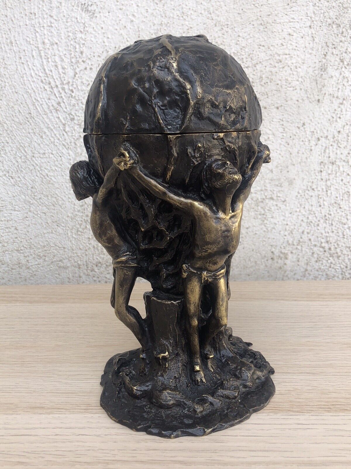 Scultura pisside in bronzo vintage, crocifissione Gesù Cristo