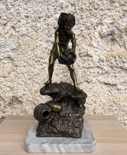 Scultura pescatore in antimonio vintage su base in marmo