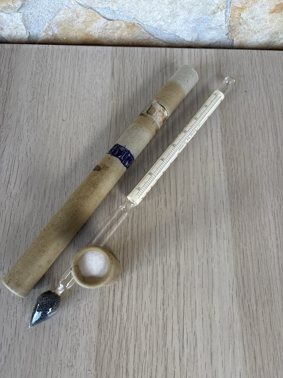 Coppia Di Antichi Termometri Con Custodia