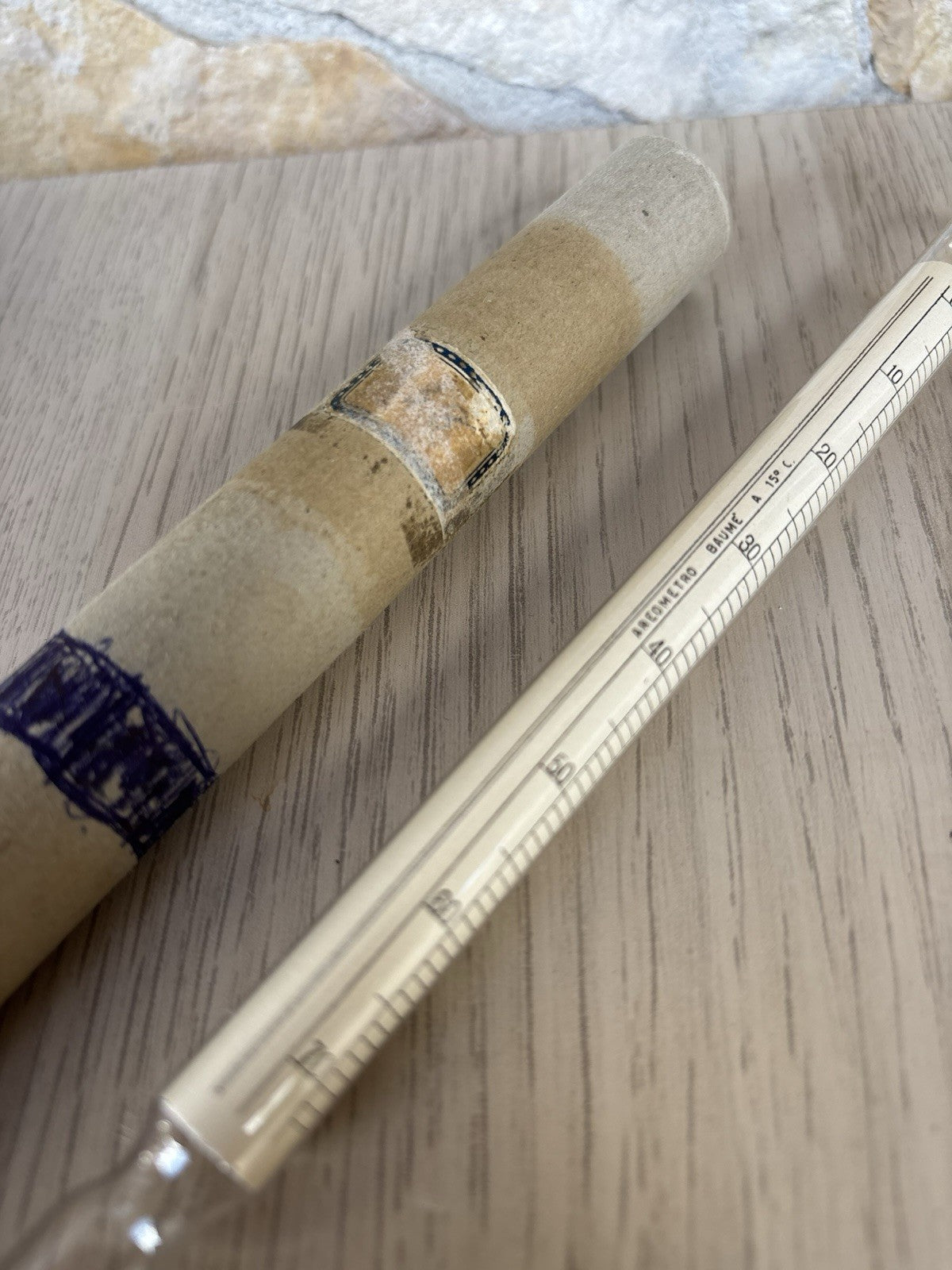 Coppia Di Antichi Termometri Con Custodia