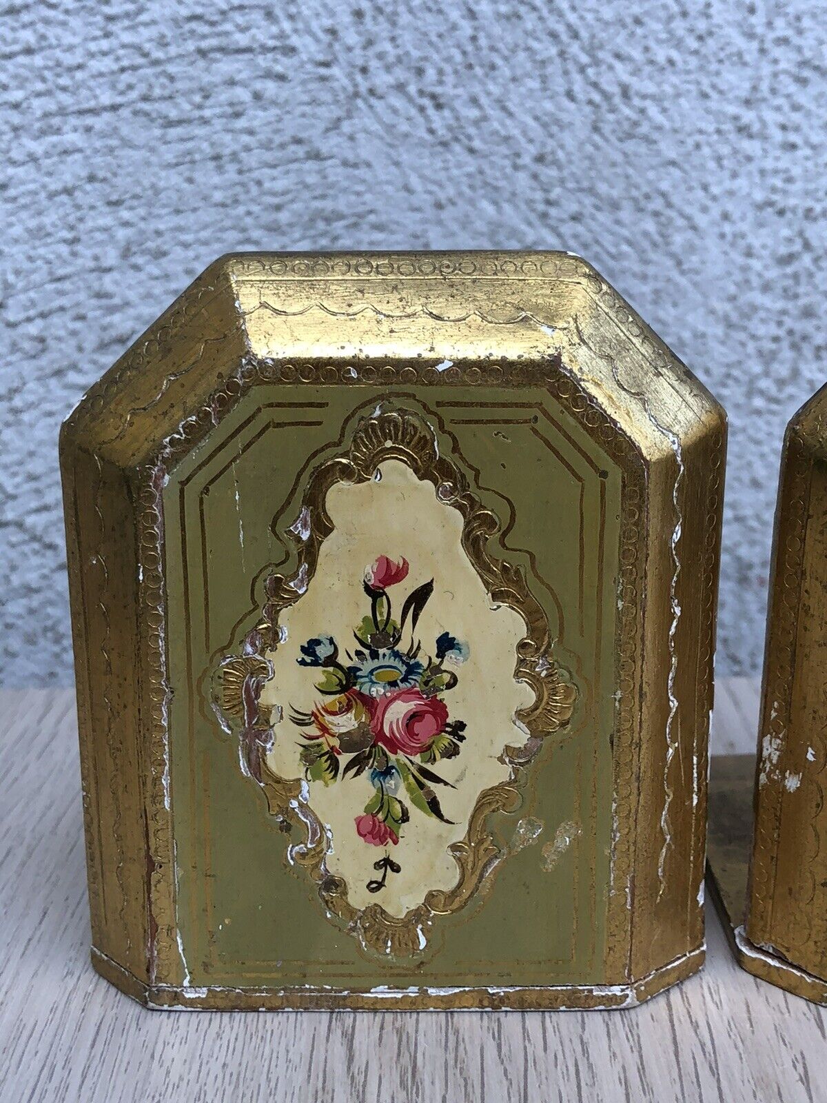 Coppia Di Fermalibri In Legno Stile Fiorentino