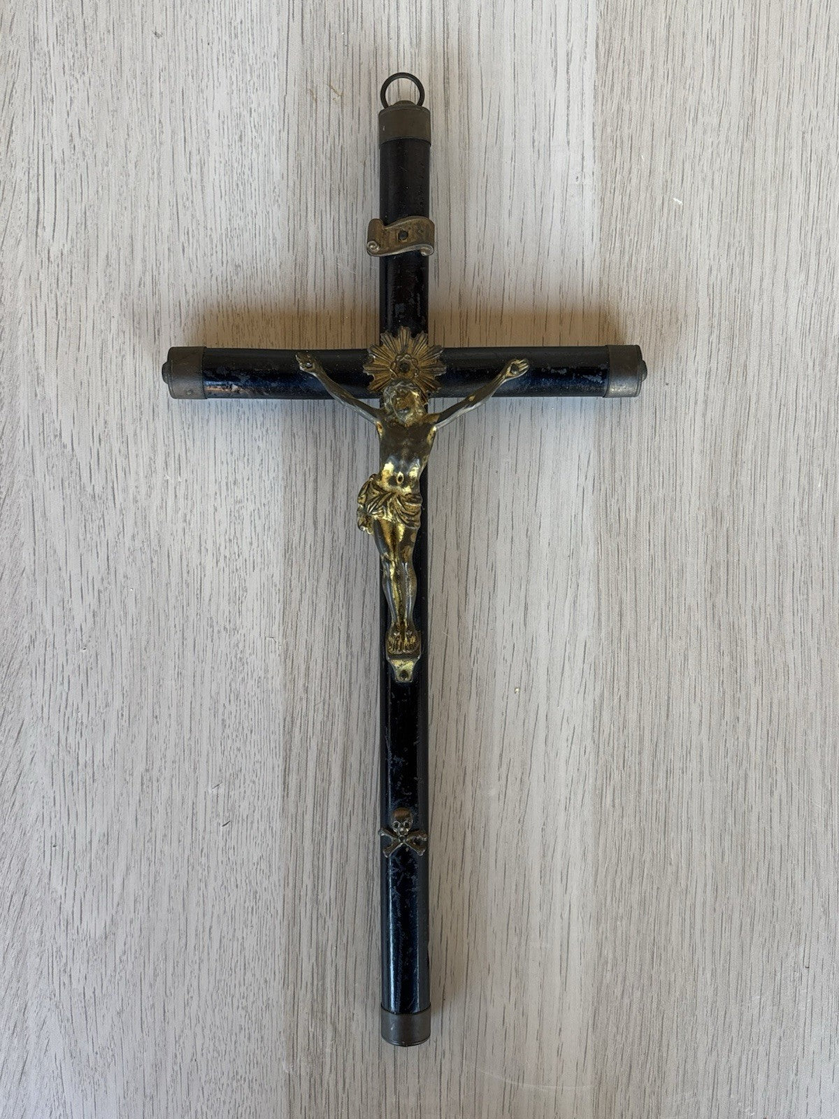 Crocifisso Vintage Con Memento Mori In Legno E Metallo