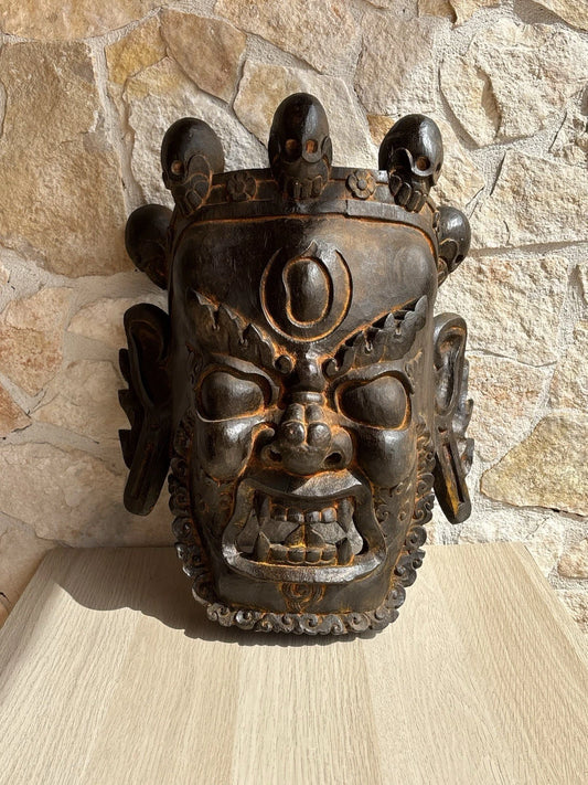 Grande maschera vintage in legno