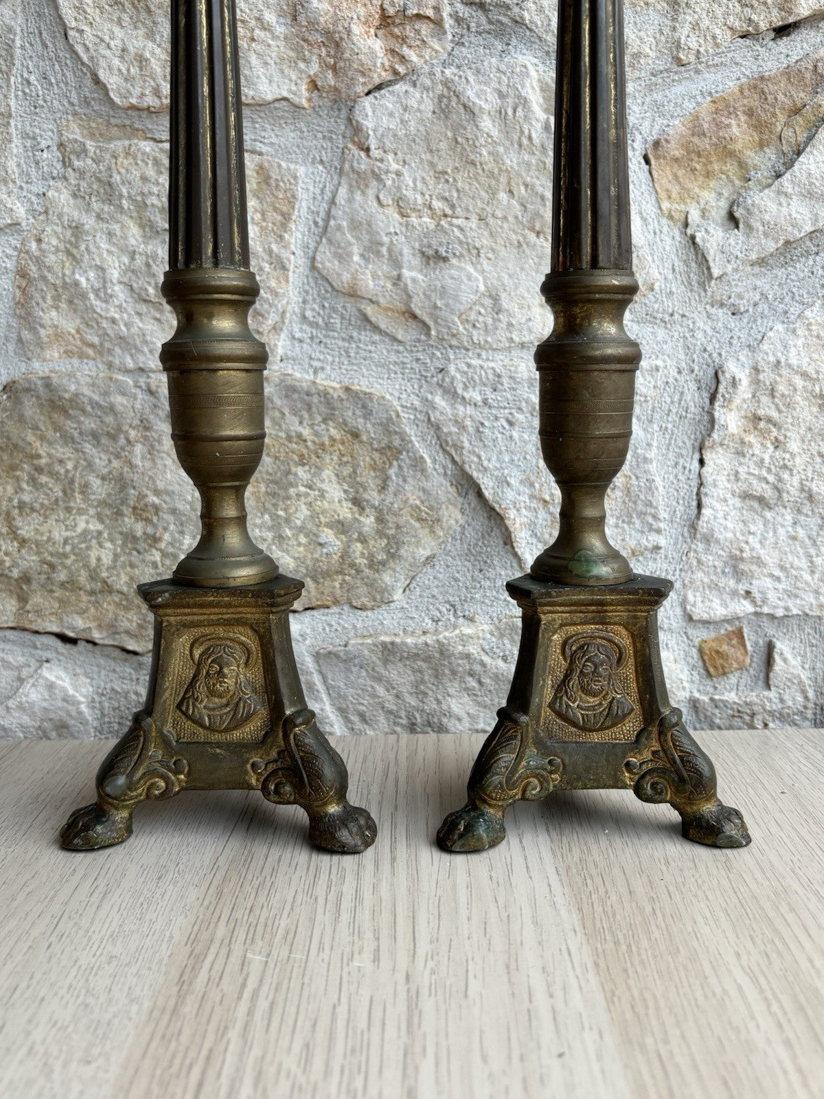 Coppia Di Candelabri Portacandele Vintage In Ottone