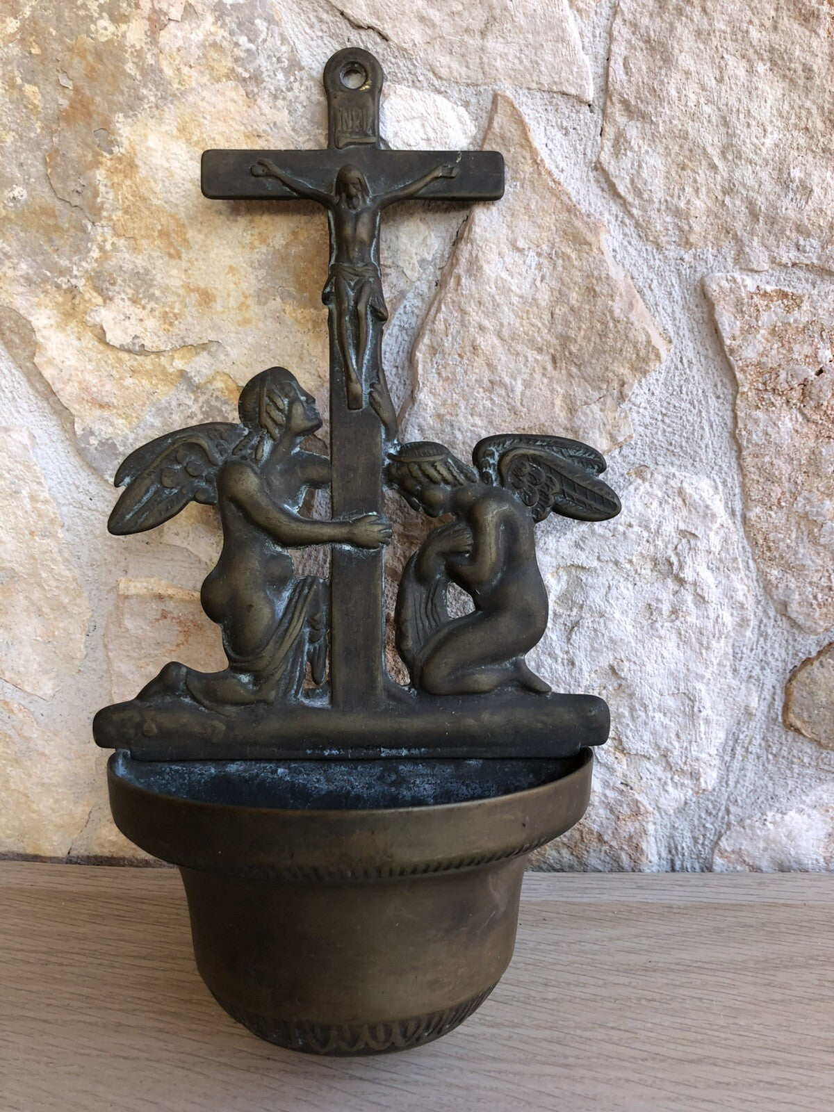 Acquasantiera vintage in ottone