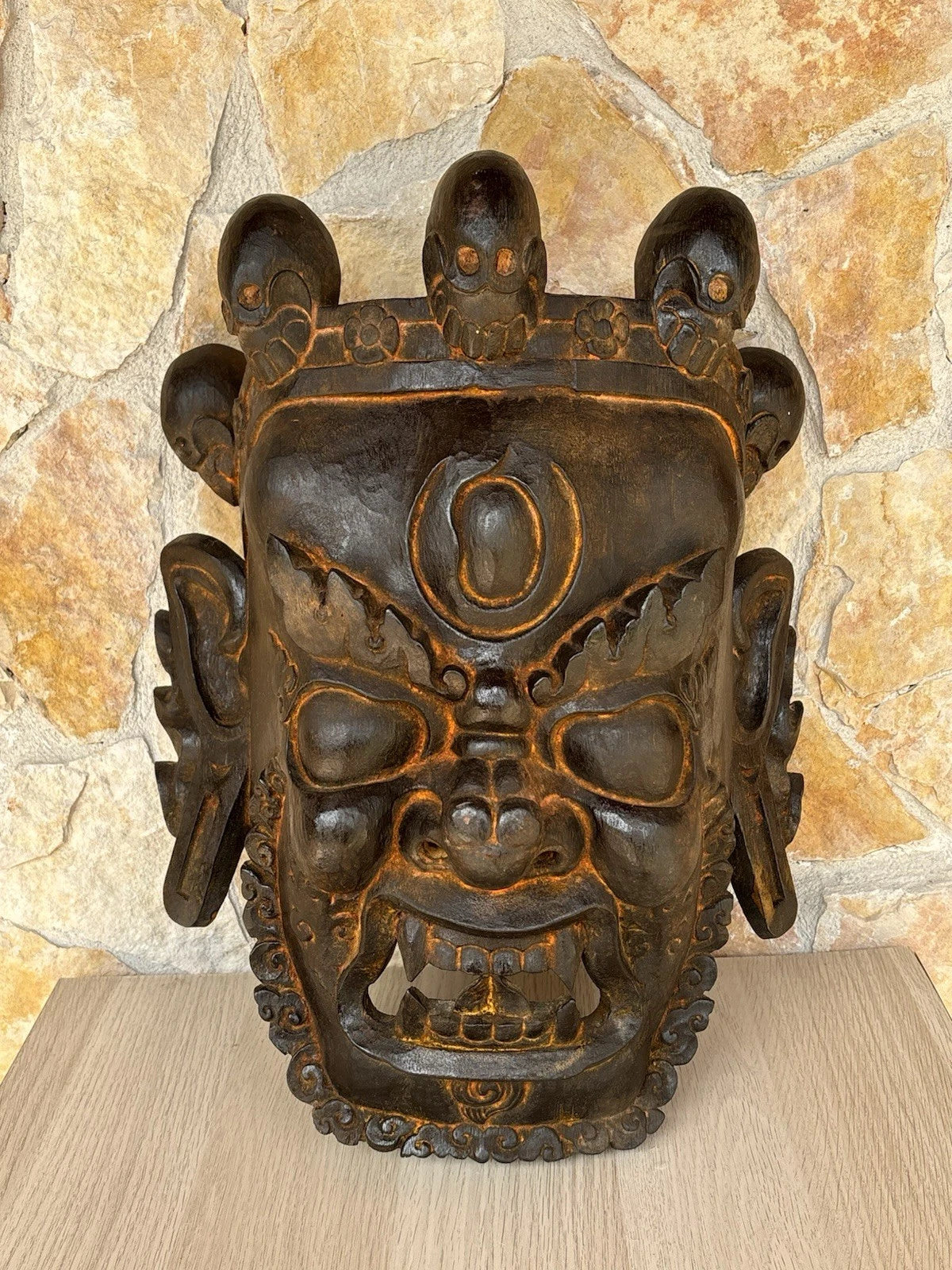 Grande maschera vintage in legno