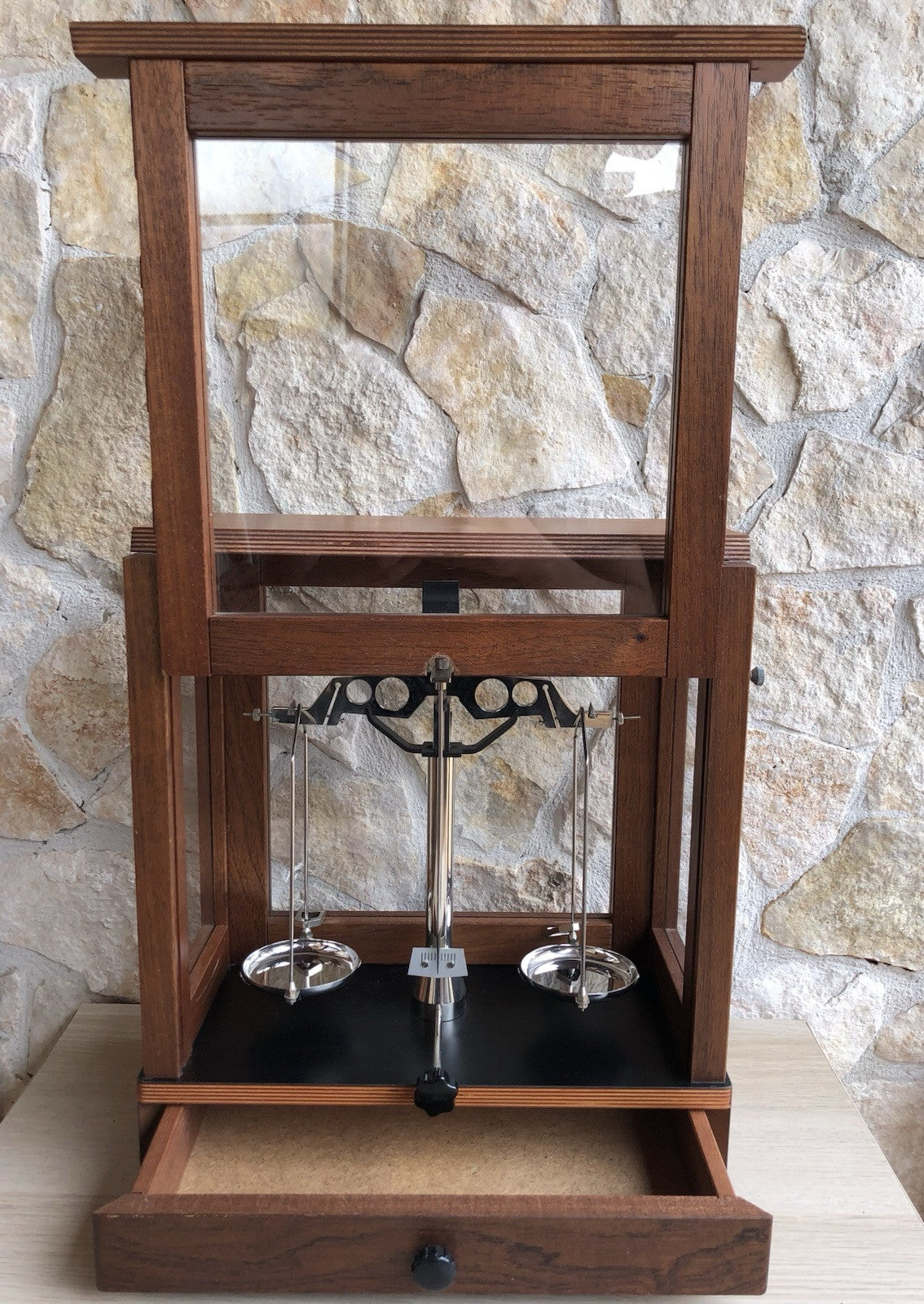 Bilancia Vintage In Teca Di Legno