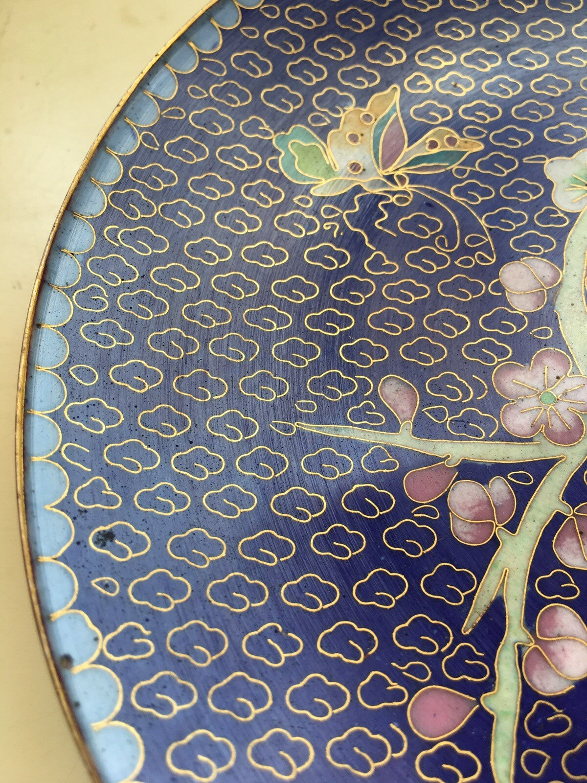 Piatto decorativo in ottone e cloisonné cinese orientale- Fiori di Pesco
