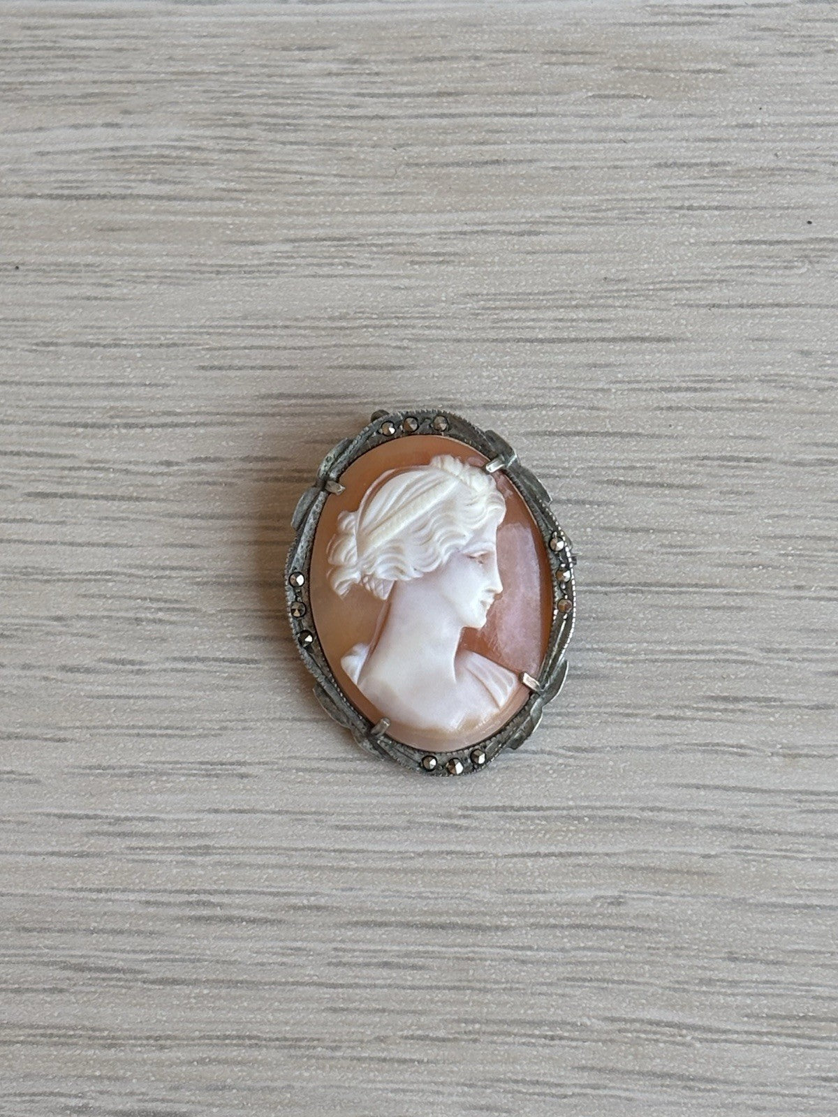 Spilla vintage ciondolo cammeo in argento 800