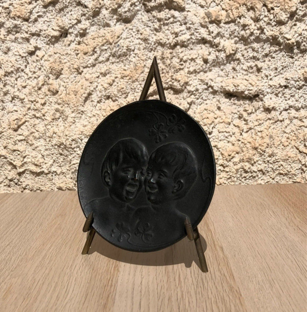 Piatto scultura vintage Bimbo Che Ride E Piange In Bronzo