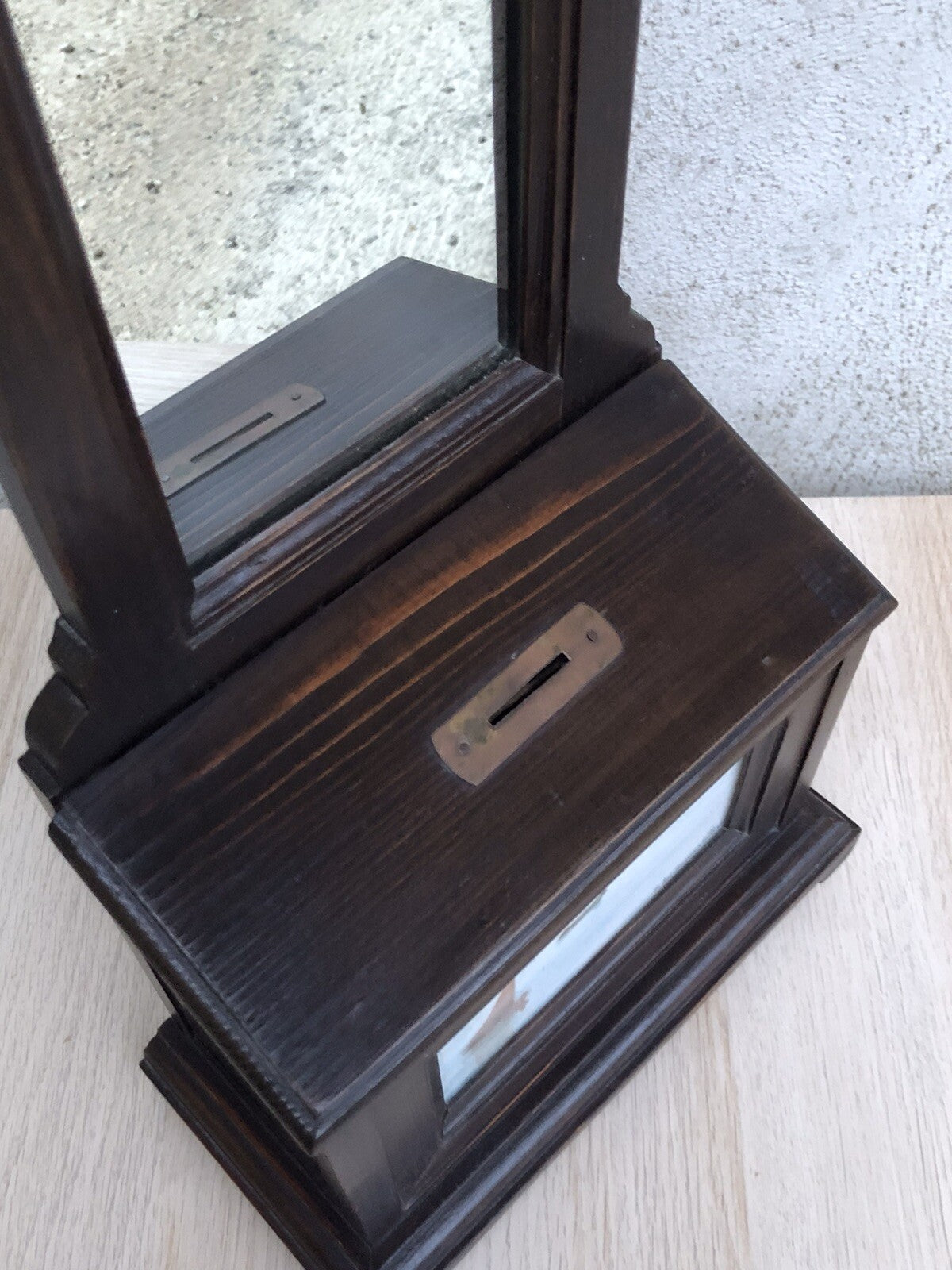 Specchiera in legno vintage con dipinto su cartoncino