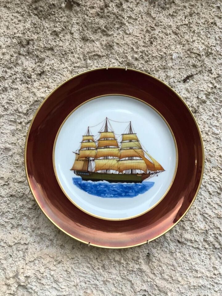 Coppia di piatti “galeone” in porcellana vintage dipinti a mano da G. Cerchiai