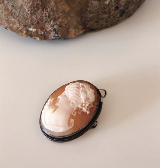 Spilla vintage ciondolo cammeo in argento 800