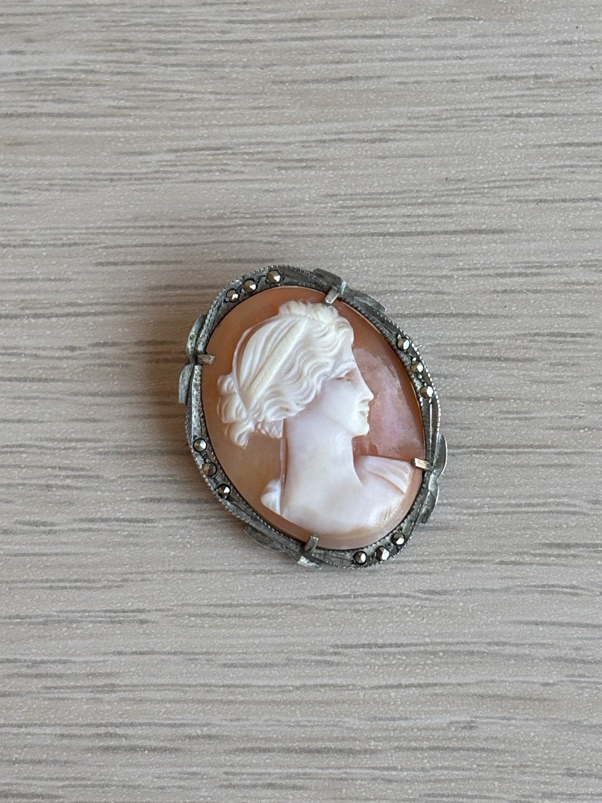 Spilla vintage ciondolo cammeo in argento 800