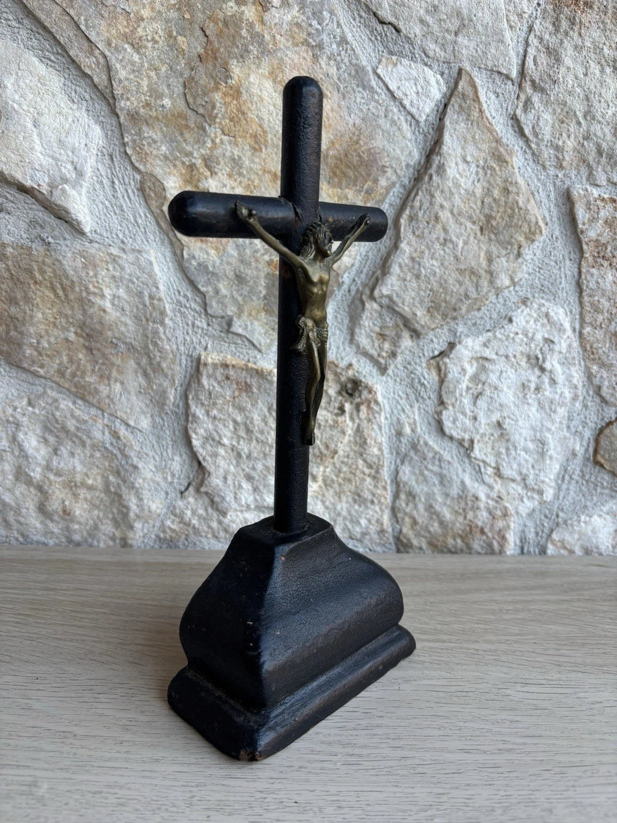 Crocifisso in legno vintage
