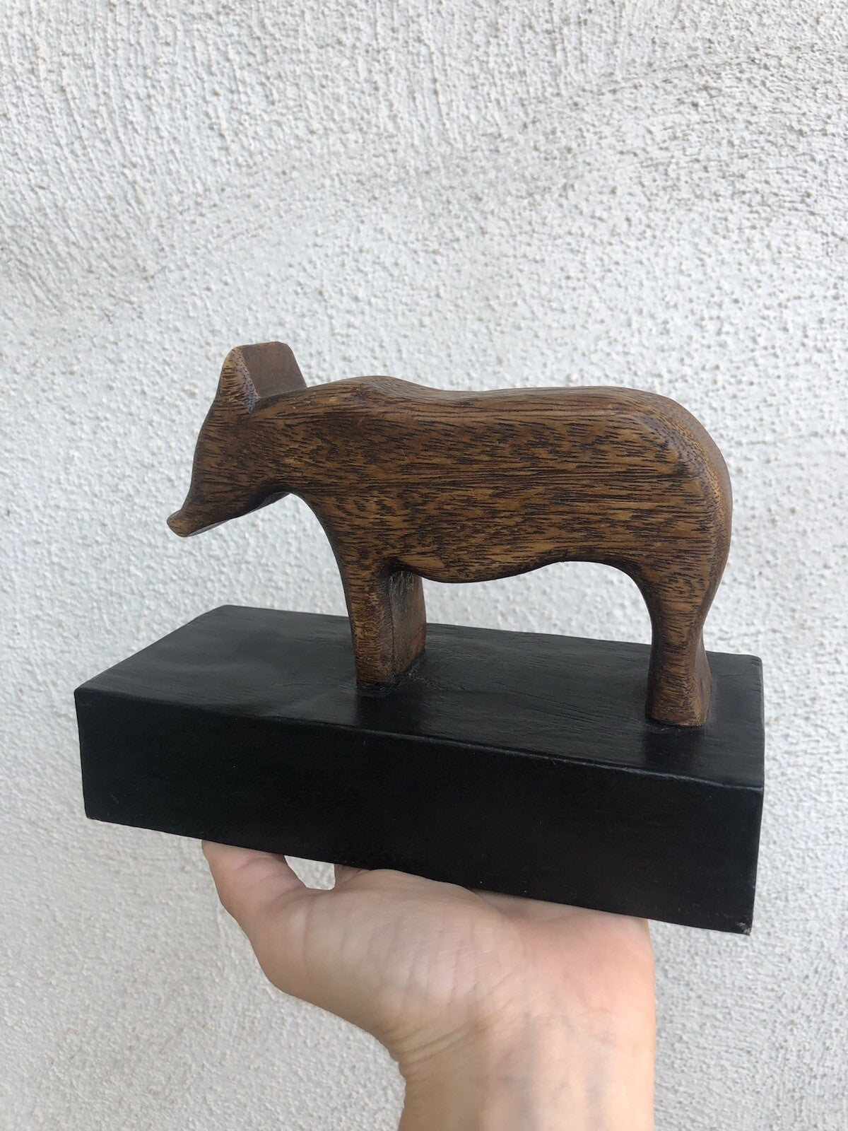 Scultura Vintage Tapiro In Legno