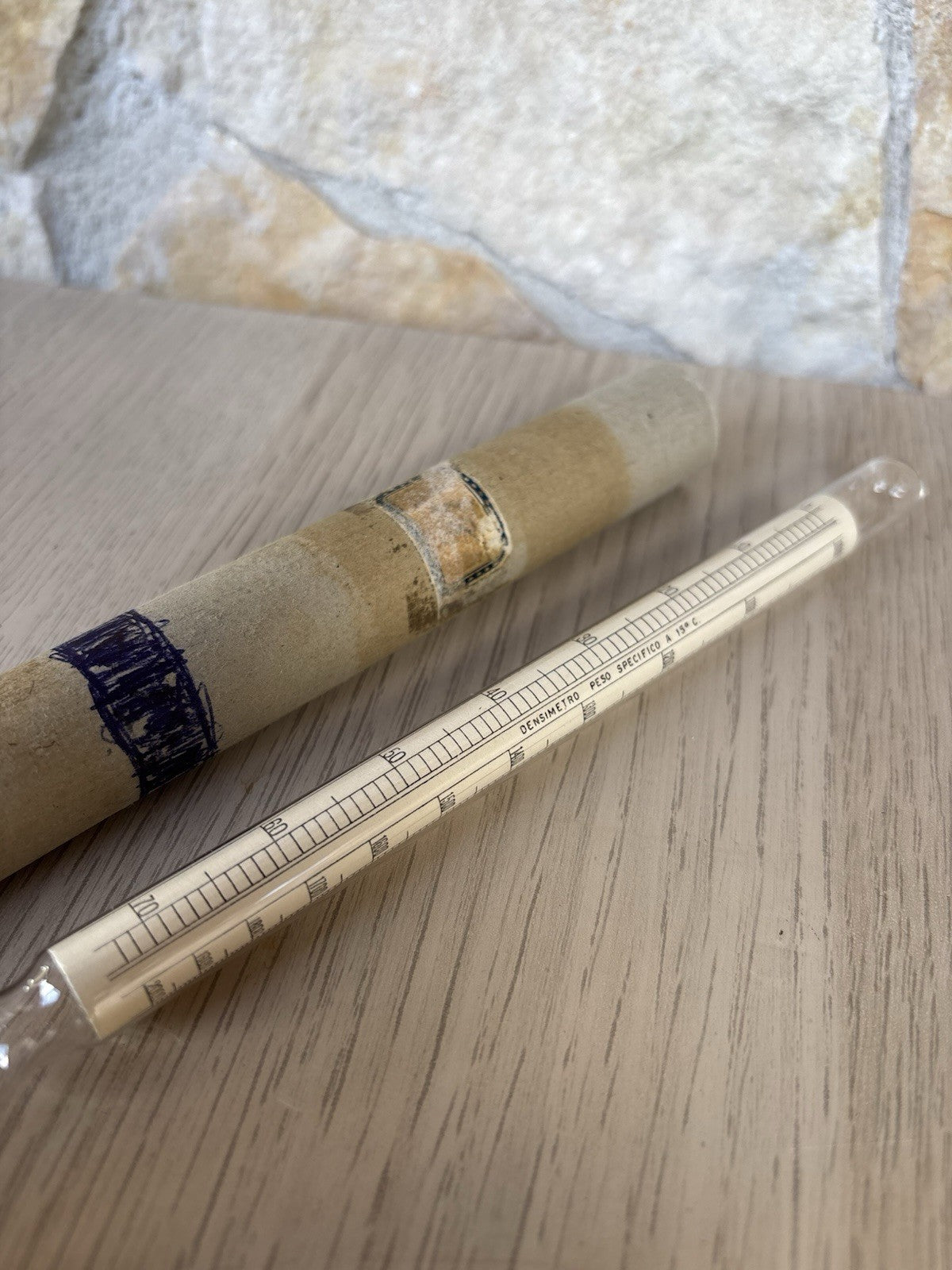 Coppia Di Antichi Termometri Con Custodia